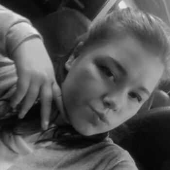 Babysitter in Dewsbury: Chloe