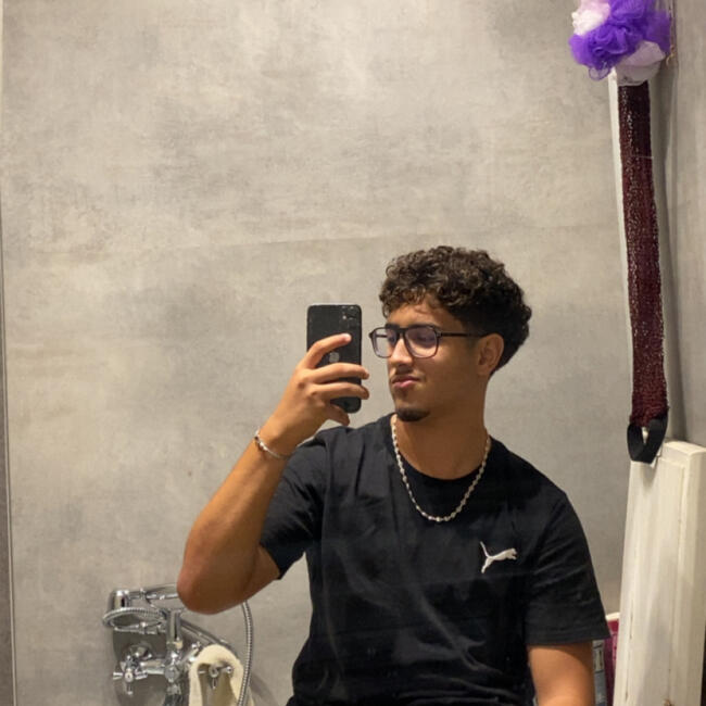 Babysitter in Luik: Anas