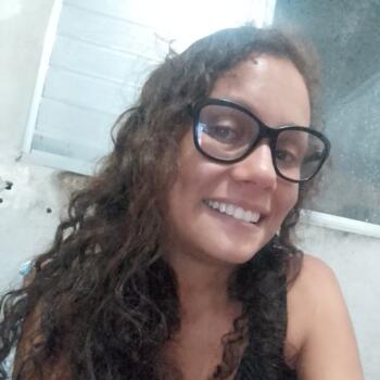 Emprego de babá em Jacareí: emprego de babá Jéssica