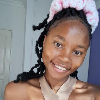 Babysitter in Harare: Nicole