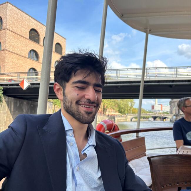 Babysitter in Berlin: Arash