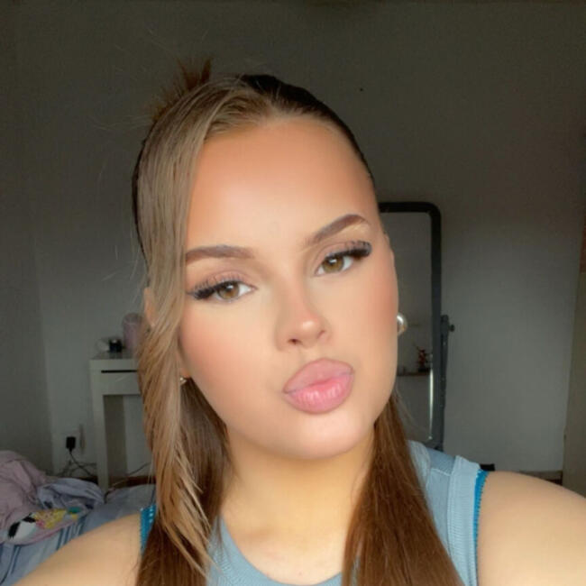 Babysitter in Dunkirk: Lea