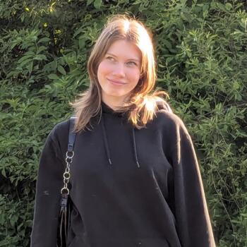 Babysitter in Besnica: Nina