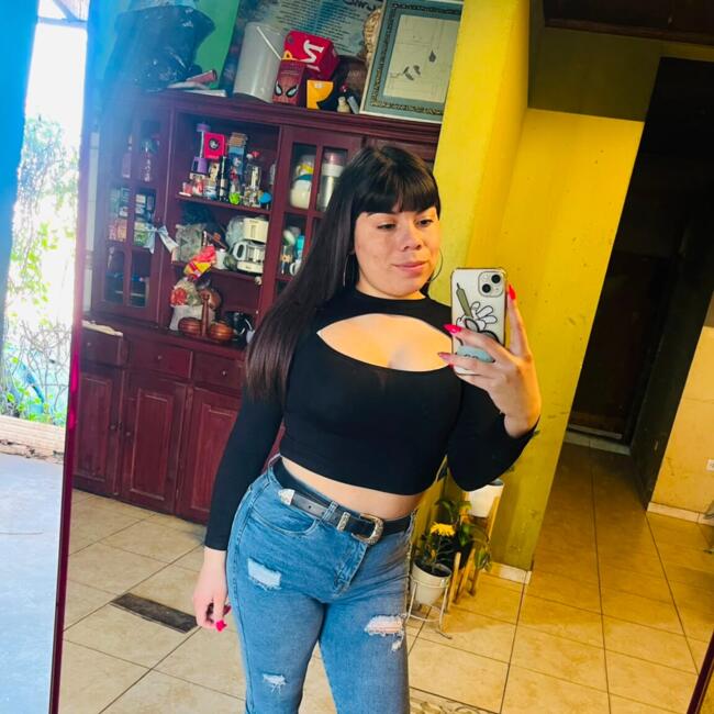 Babysitter in San Juan Bautista: Valentina