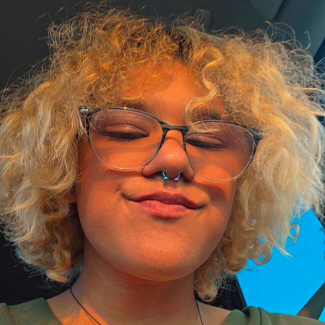 Babysitter in Lancaster: Tiny