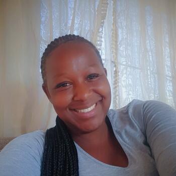 Babysitter in Ebony Park: Avuyile Mdike