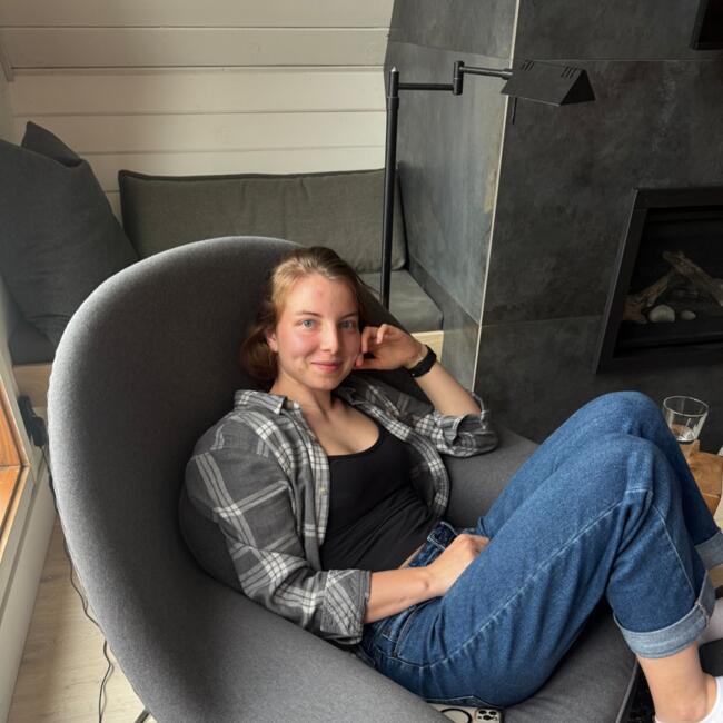 Babysitter in North Vancouver: Paula