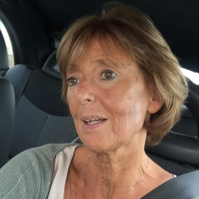 Babysitter in Uccle: Nadine