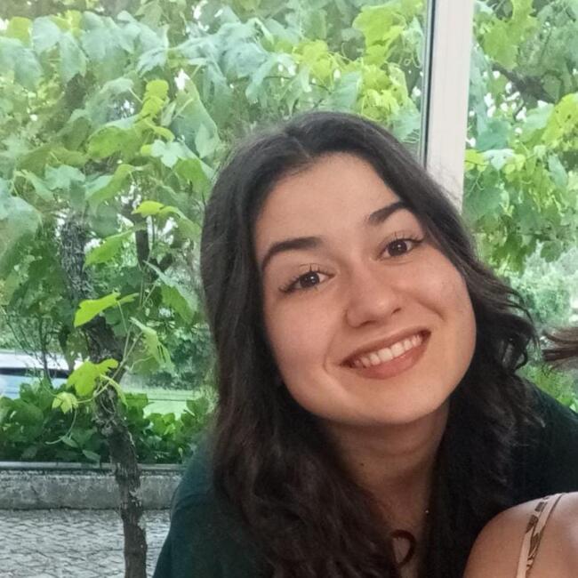 Babysitter em Terrujem: Miriam Sofia