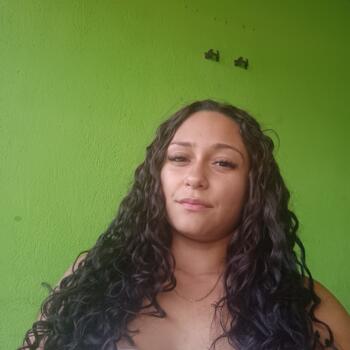 Babysitter in Belford Roxo: Julia