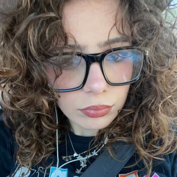 Babysitter in Borough of Queens: Christina