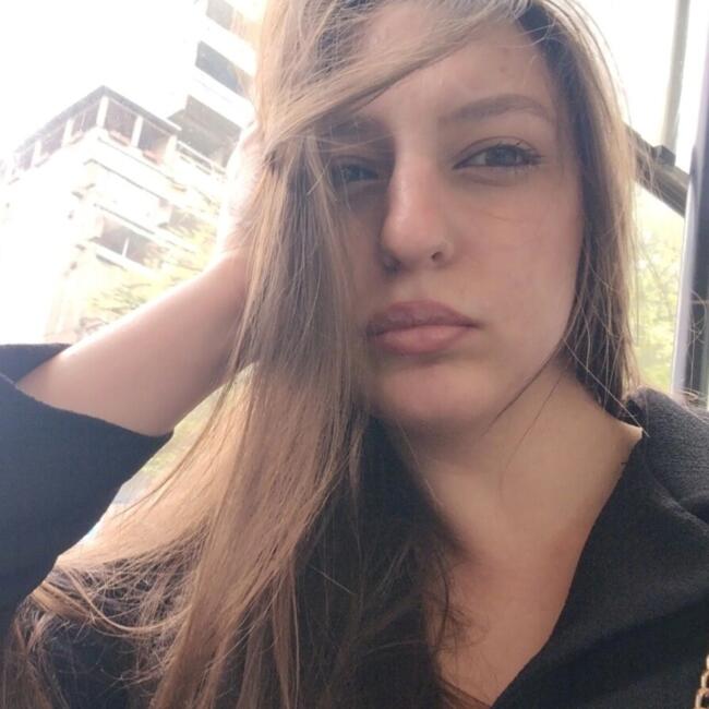 Bebisiterka u Beograd: Emilija