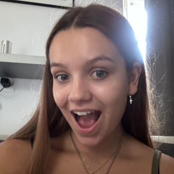 Babysitter in Plouigneau: Maylee