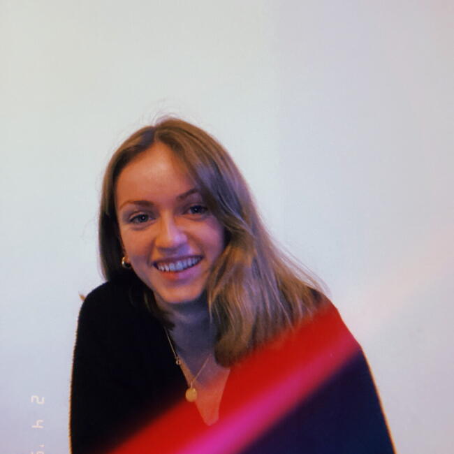 Babysitter in Bordeaux: Adèle