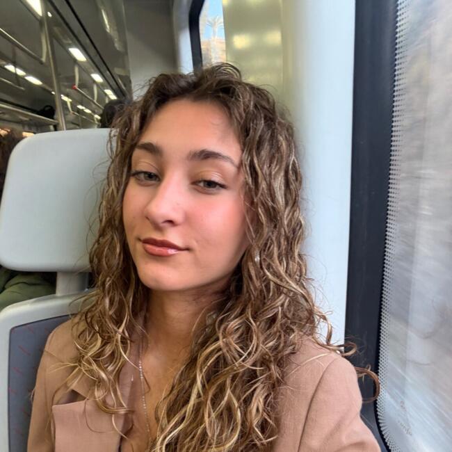 Canguro en Fuengirola: Isadora