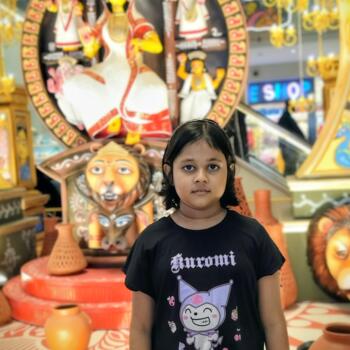 कोलकाता में childminder की नौकरी: बेबीसिटिंग से जुड़े काम Papiya