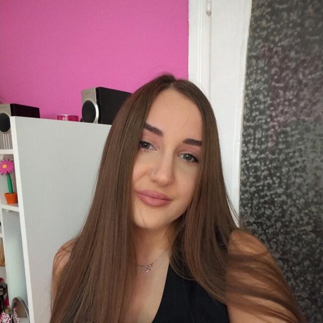 Babysitter in Niš: Ena