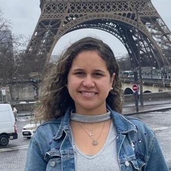 Babysitter in Périgueux: Laila