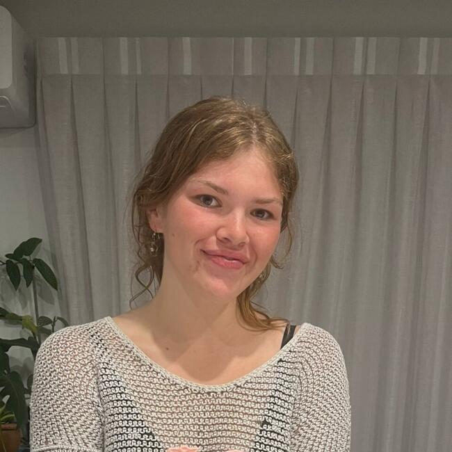 Babysitter in Rolleston: Ella