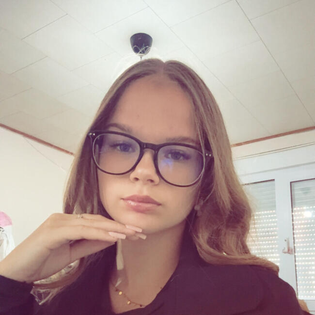 Babysitter in Villers-le-Bouillet: Nathéa