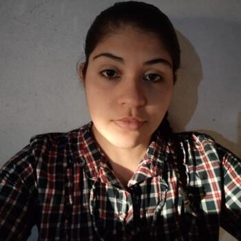 Babysitter in Pilar: Mariana