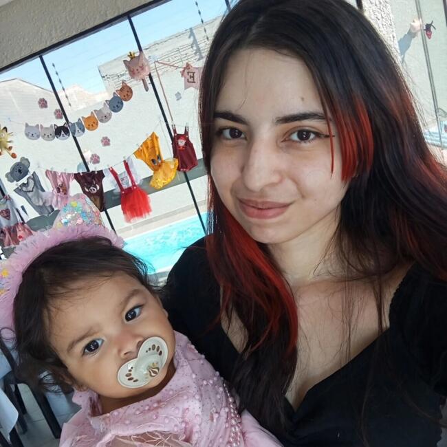 Emprego de babá em Foz do Iguaçu: Arielle