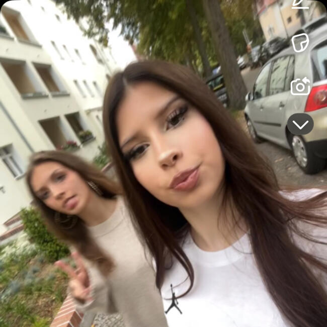 Babysitter in Berlin: Marisol und ylvi