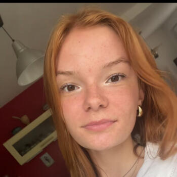 Babysitter in Sainte-Foy (Normandie): Adele