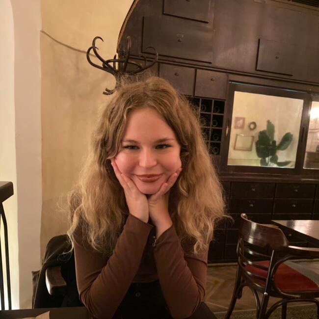 Babysitter in Cluj-Napoca: Dora