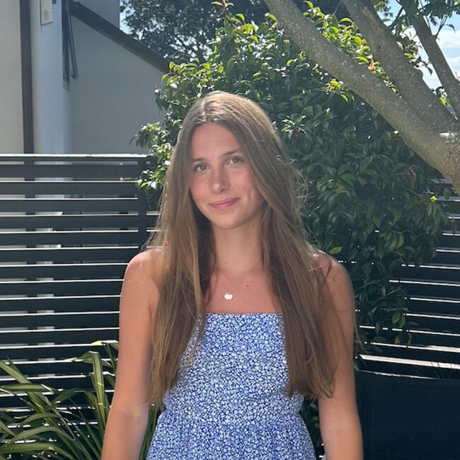 Babysitter in Auckland: Holly