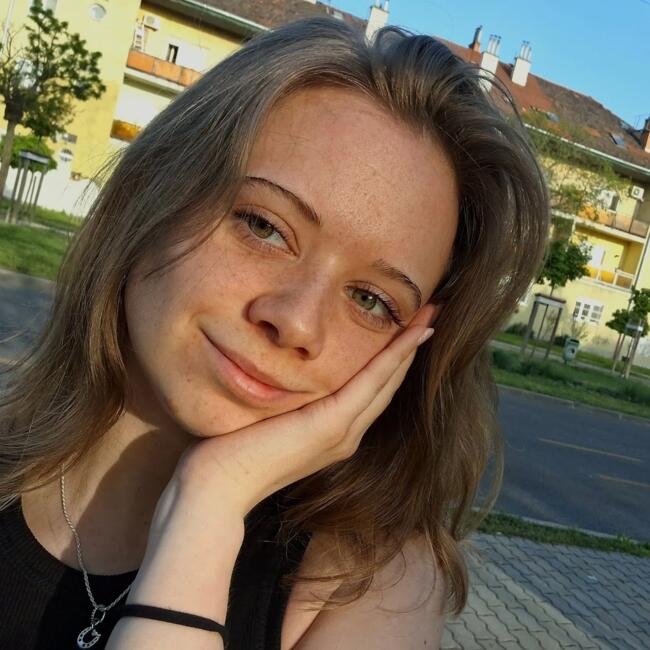 Babysitter in Budapest: Dóri