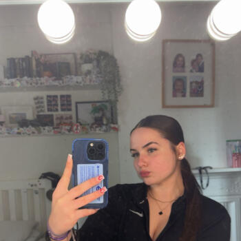 Babysitter in Carshalton: Imogen