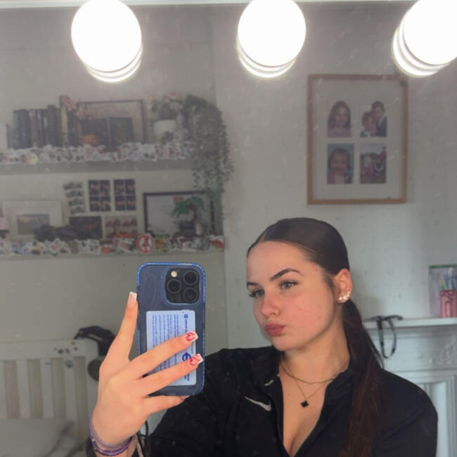 Babysitter in Carshalton: Imogen