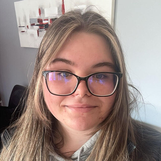 Babysitter in Valley East: Brooklyn