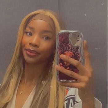 Babysitting job in Trafford Park: babysitting job Rochelle