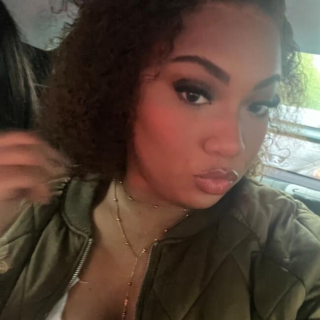 Babysitter in Fontainebleau: Sarah