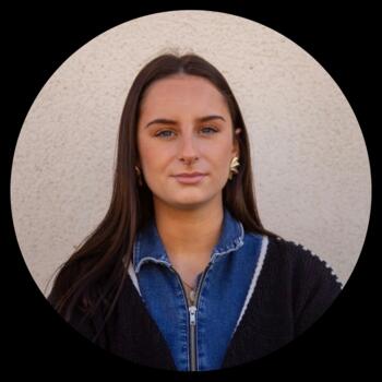 Babysitter in Bordeaux: Jade