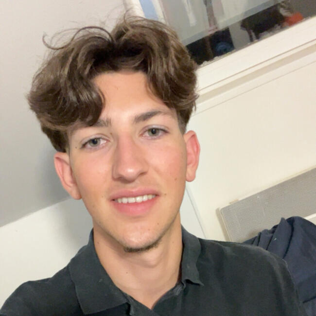 Babysitter in Tours: Antoine