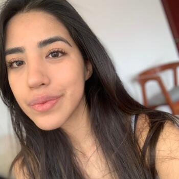 Babysitter in Miraflores District: Paola