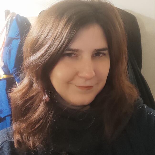 Babysitter in Saint-Jean-de-la-Ruelle: Flora