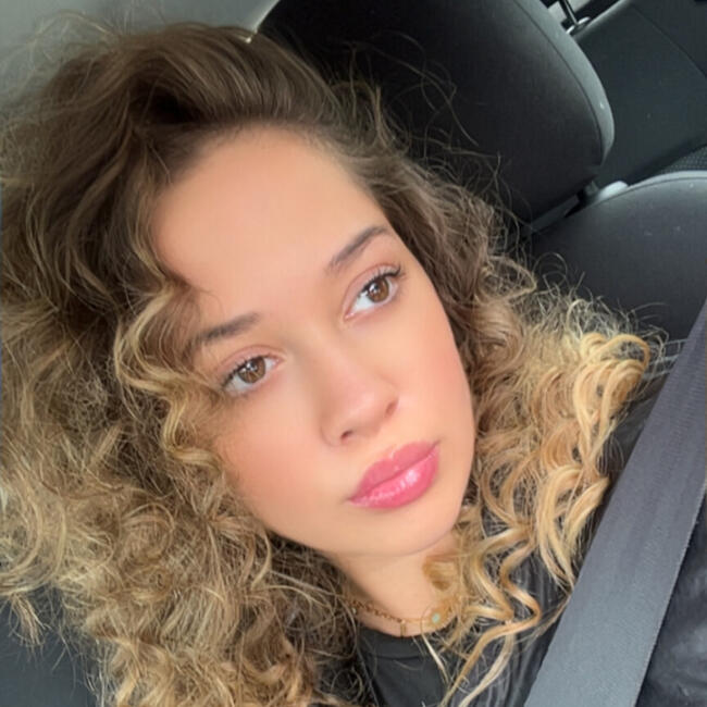 Babysitting job in Cessy: Alyssa