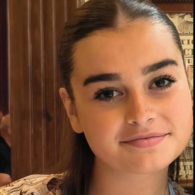 Babysitter in Villenave-d'Ornon: Lana