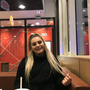 Babysitter Ansfelden: Laura