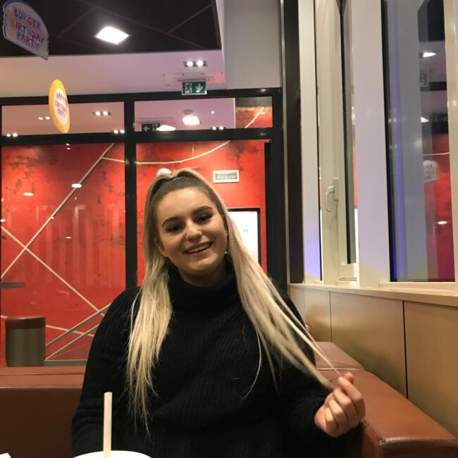 Babysitter in Ansfelden: Laura