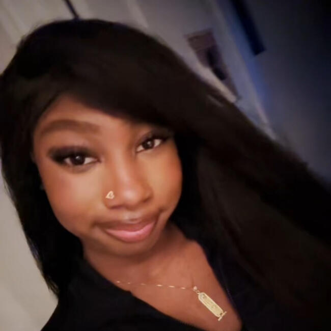 Babysitter in Woodbridge: Layla