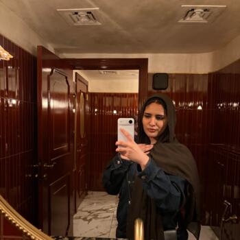 Babysitter in Hamad Town: Zainab