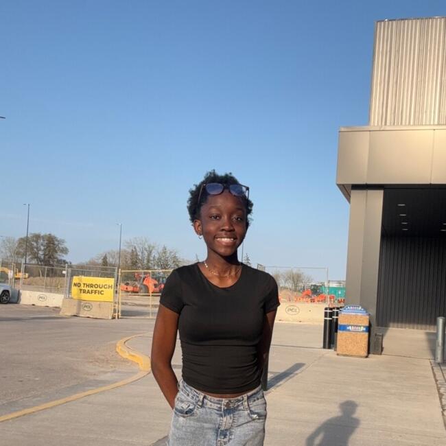 Gardienne à Winnipeg: Chloé