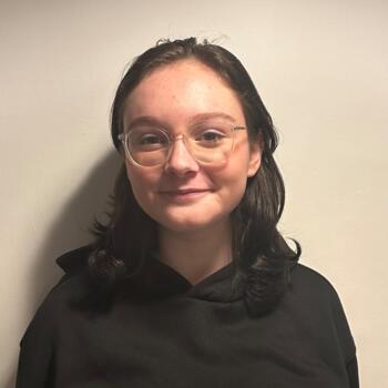 Babysitter in Levallois-Perret: Léya