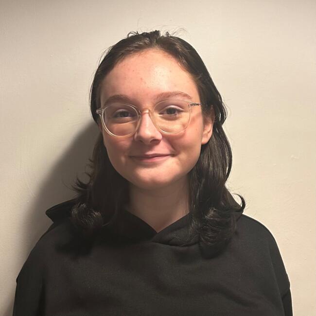 Babysitter in Levallois-Perret: Léya