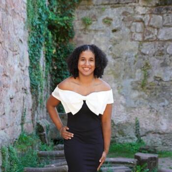 Babysitter in San Antonio: Amira